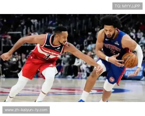 康宁汉姆砍下准三双引领活塞主场力克雄鹿的一场精彩比拼大战中展